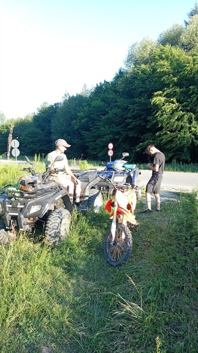 Schimb un scuter și un cross pe atv