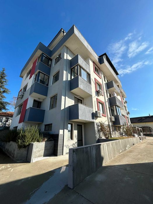 Собственик продава 3 стаен апартамент кв. Възраждане