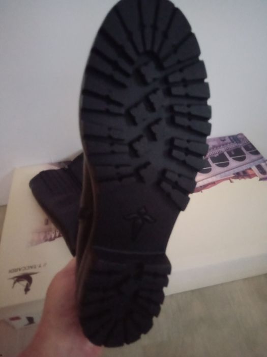 Продам женские сапоги