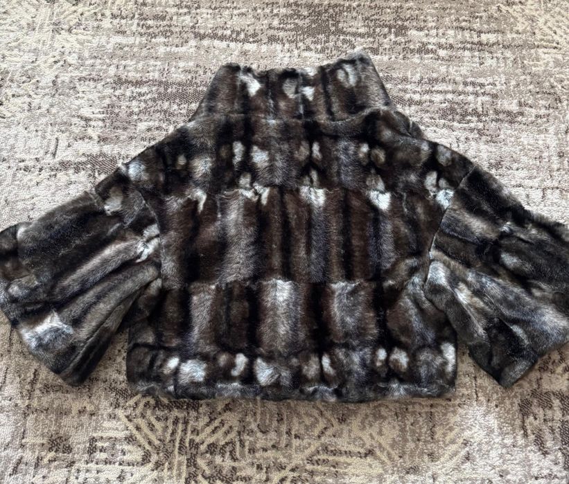 Blana de dama scurta , cu maneci scurte , din blana de vizon