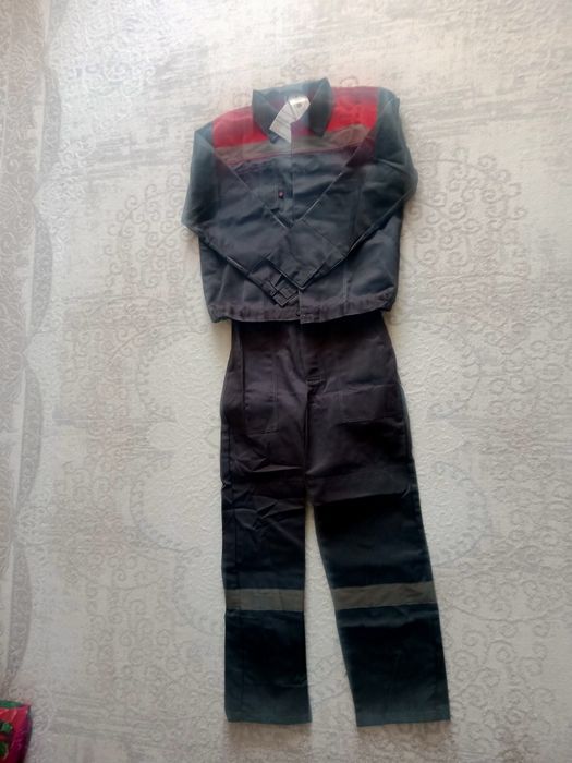 Продается спецодежда.