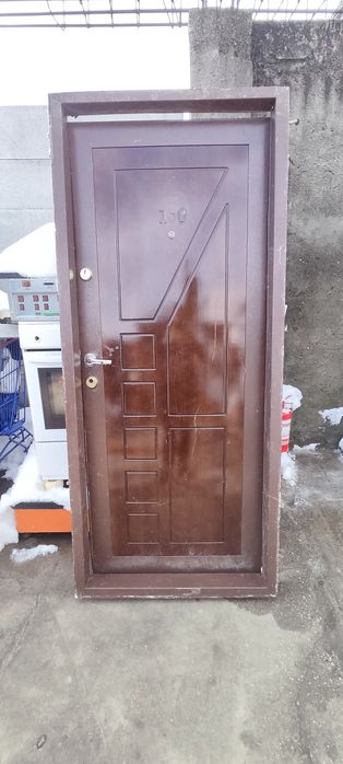 Usa metalică cu toc gros metal