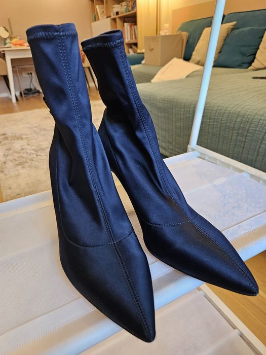 Botine Massimo Dutti noi cu etichetă mărimea 40 real (41  pe ele)