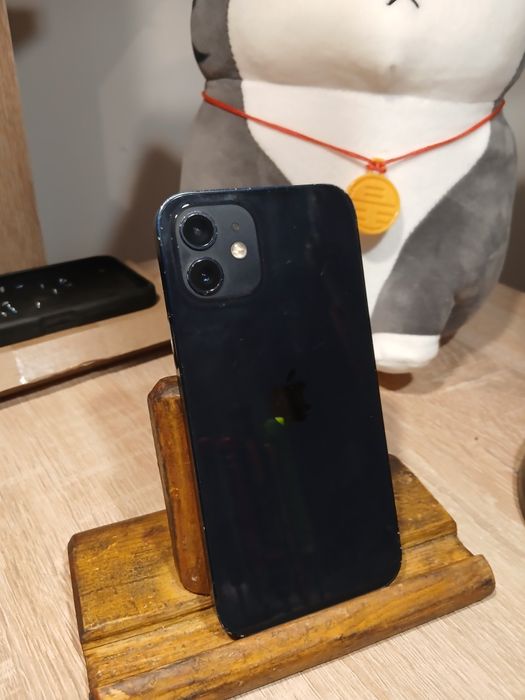 Продам или обменяю айфон 12