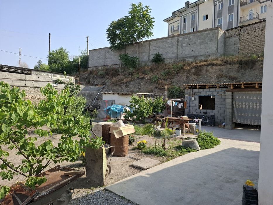 Ховли уй сотилади