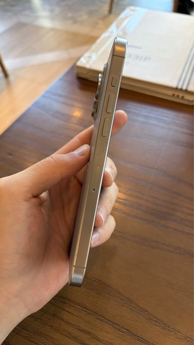 Продам iphone 15 pro max 256gb