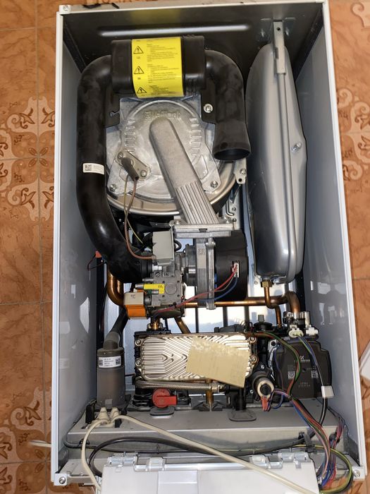 Centrală termică Vaillant ecoTEC Pure VUW 236/7-2 – 23 kW – pentru reparație