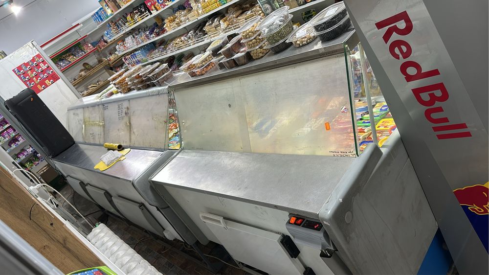 Продам горизонтальный два холодильника
