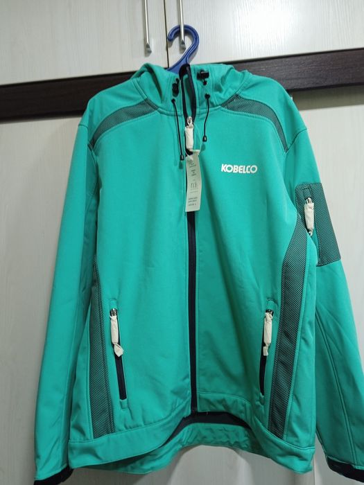 Спортивная куртка