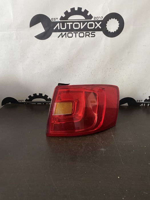 Stop dreapta pe aripa Vw Jetta an 2010-2016