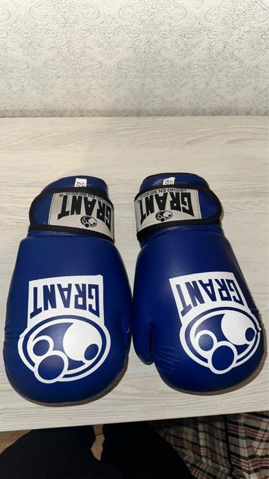 Продам перчатки за 7000