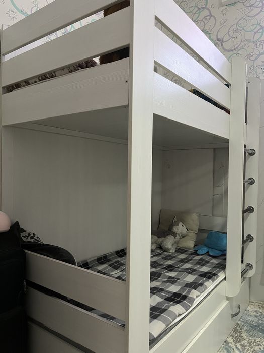 Детская кровать двухъярусную