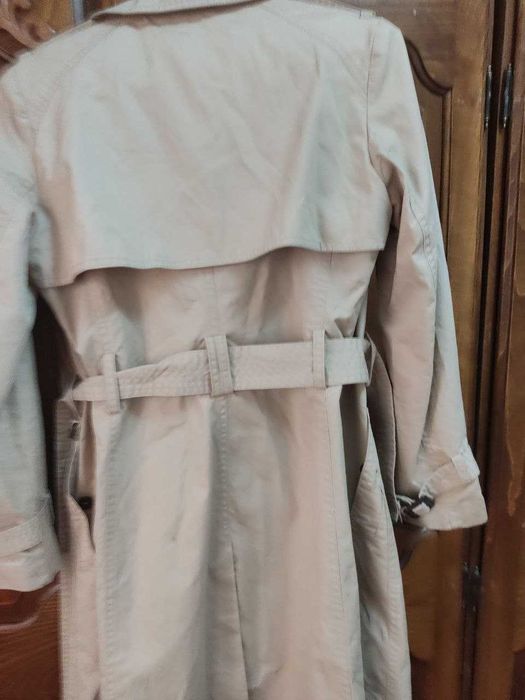 Стильный тренч Mango