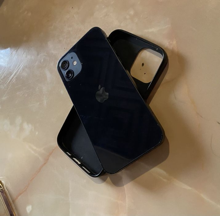 Vând iPhone 12 normal