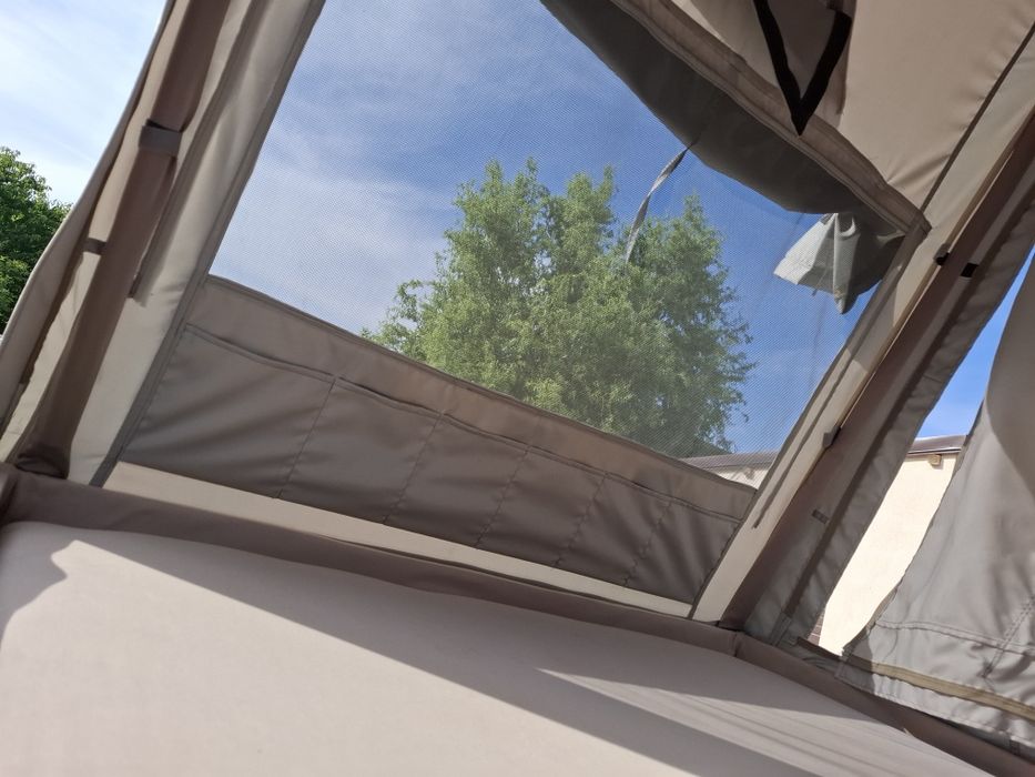 Cort pentru plafon auto