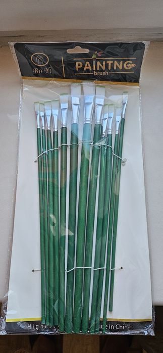 Продам набор профессиональных кистей,новые