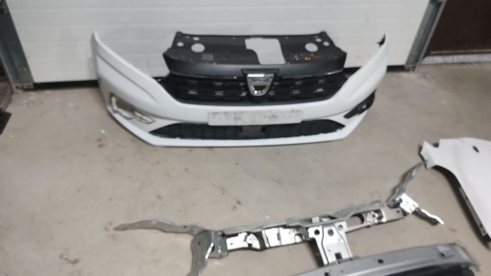 Bara fata , aripa stângă, ochelari faruri, volet Logan 3, Sandero 3