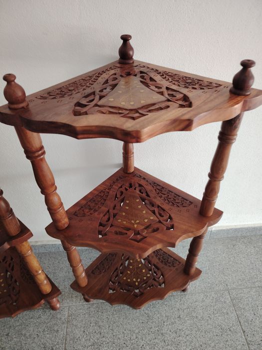 Set de 2 colțare, etajere din lemn de trandafir sculptate integral man