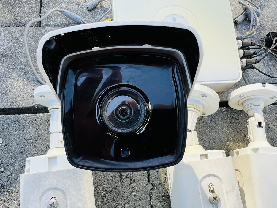 Camere supraveghere hikvision