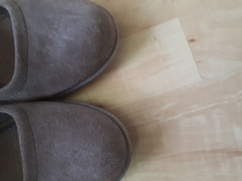 Два вида Обувки естествен велур и кожа