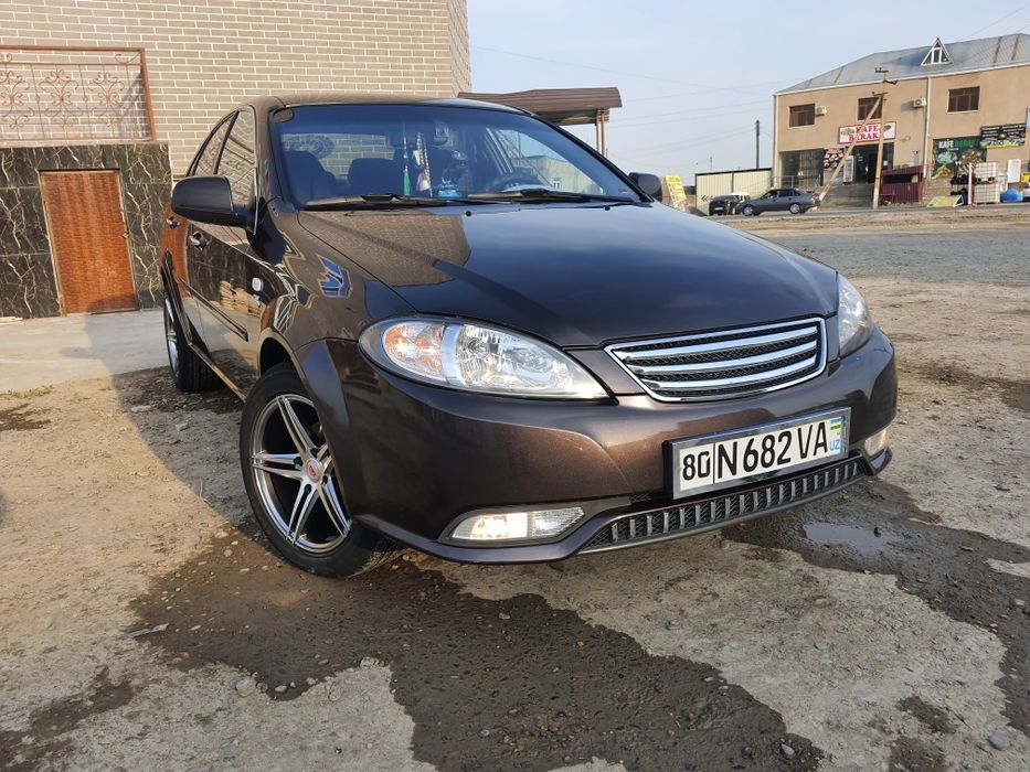 Жентра автомашинаси сотилади.