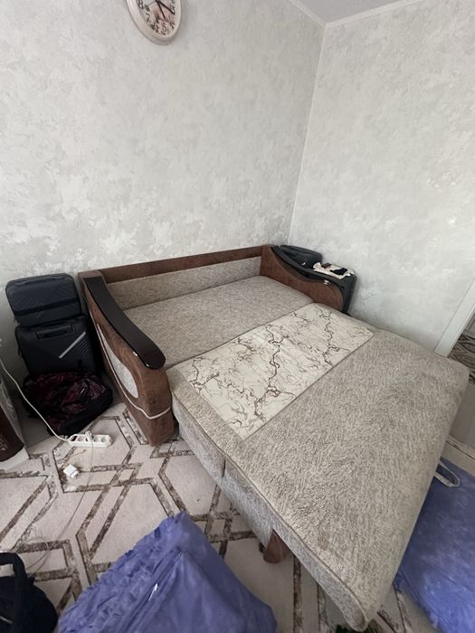 Продам диван (складной)