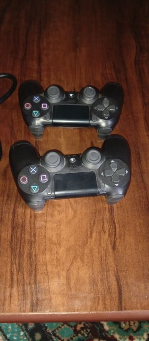 Pleyststiyon  4  slim