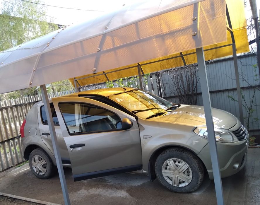 Renault Sandero 2011