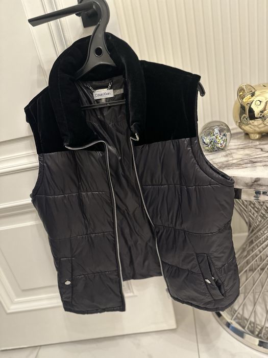 Calvin Klein , Zara.