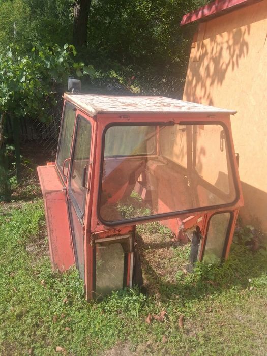 Cabina de tractor universala