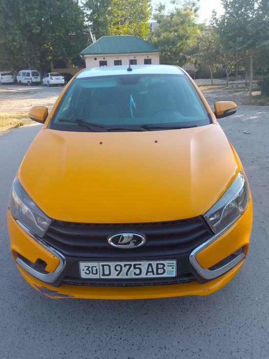 Lada Vesta avtomobilini
