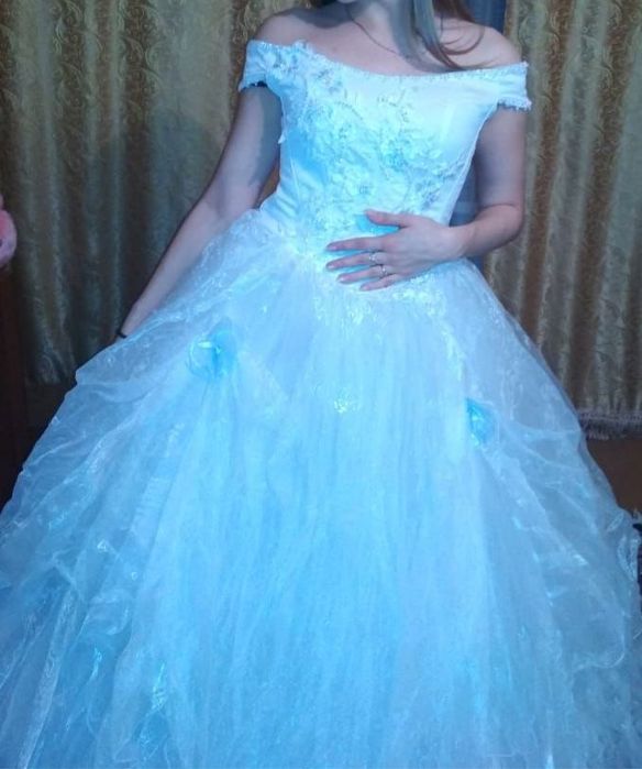 Свадебные платья продам