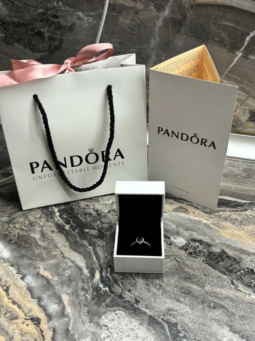 Пандора - Pandora Пръстен валс с червен камък