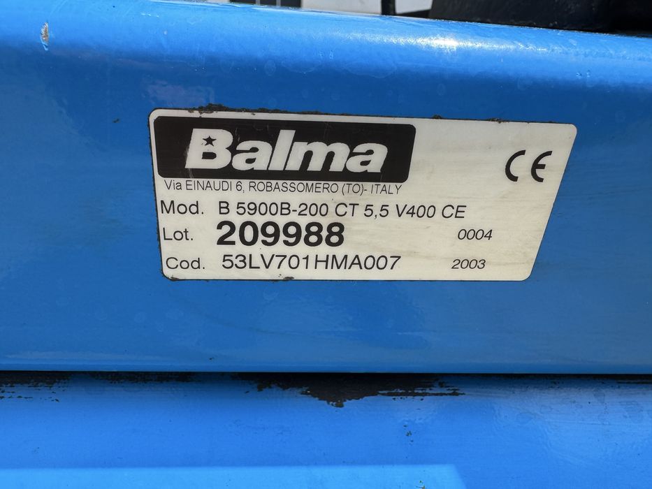 2 compresoare de aer si un uscator
