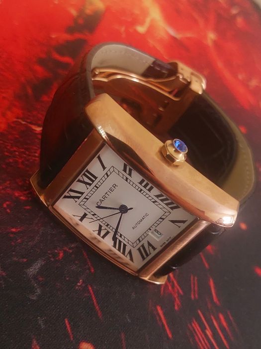 Продам часы Cartier