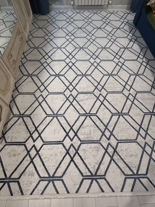 Продам ковер (б/у)