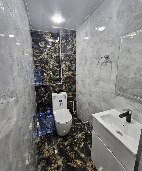 Chilonzor Mirzo-Ulugbek metro 5 daqiqa yulda kvartira bor