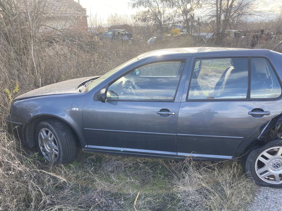 Golf 4 на части 1.6 105 коня само на бензин