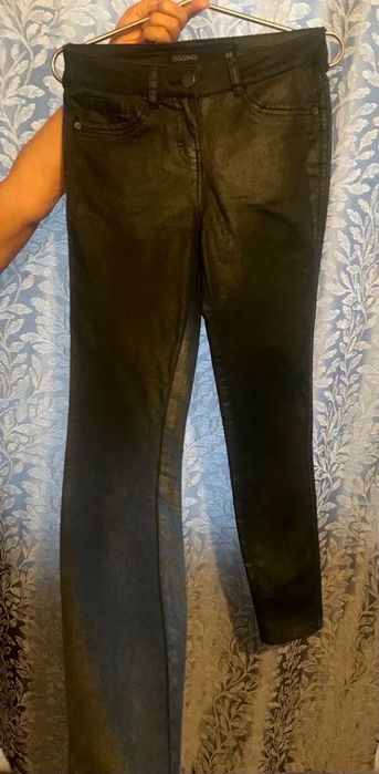 Джинсы стрейч покупала в Париже в блестках умеренно