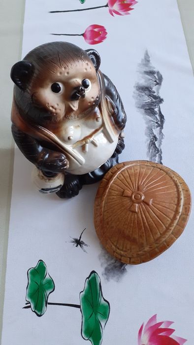 Статуэтка антикварная, Весёлый Тануки