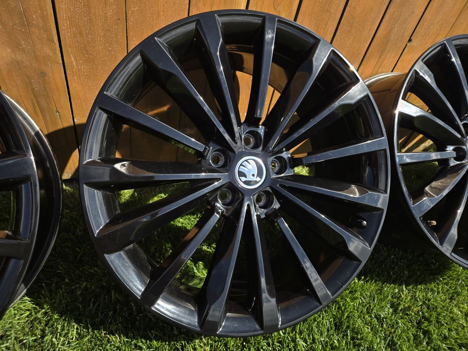 Jante Skoda Superb Originale 19 - model Trinity
