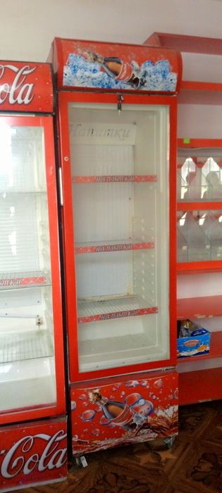 Витрина халадилниклар сотилади