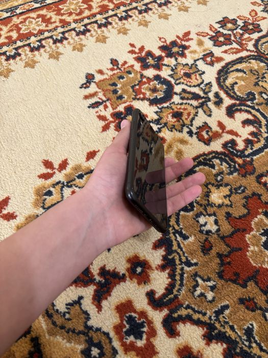 iPhone xr в хорошом состояний