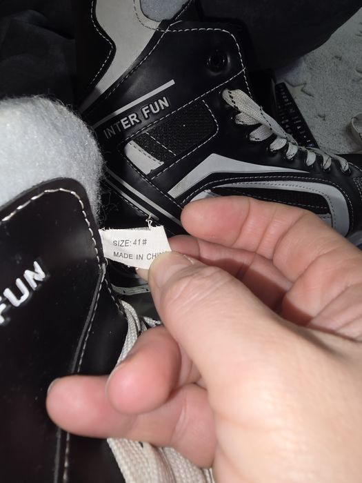 Продам коньки.В идеальном состояние.