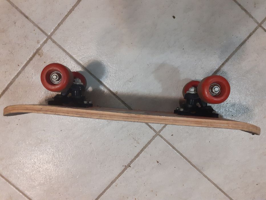 Малък скейтборд с красива щампа,добро състояние