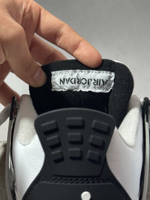 Air Jordan 4 Military Black