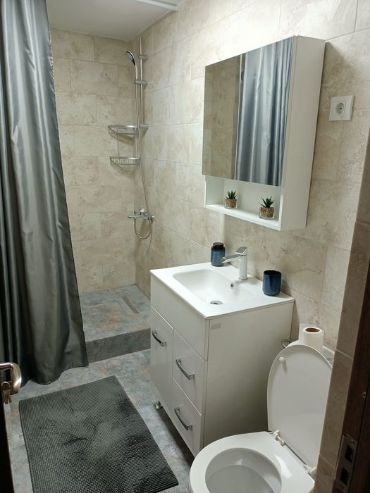 Închiriez apartament, 2 camere decomandat, 1 decembrie 1918, et 3