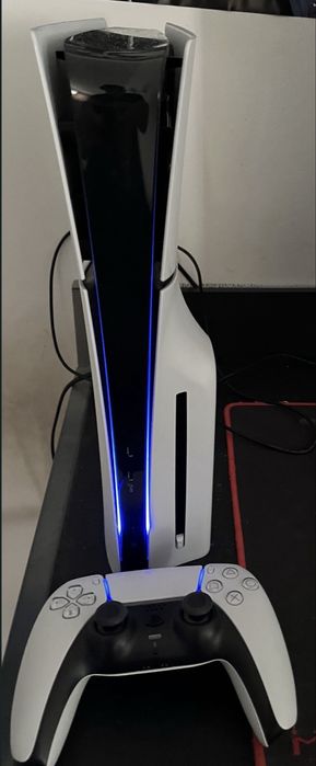 Vand/ schimb PlayStation 5 slim ca nou