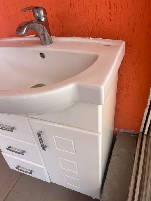 Мойка со смесителем и тумбой