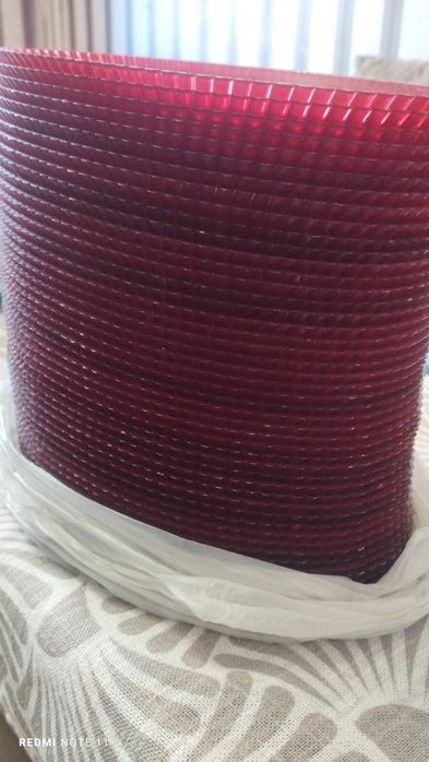 Пластмасови червени Чинии